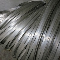 SUS304不銹鋼扁帶 擠壓冷軋不銹鋼條固熔退火酸洗去應力軟態鋼帶